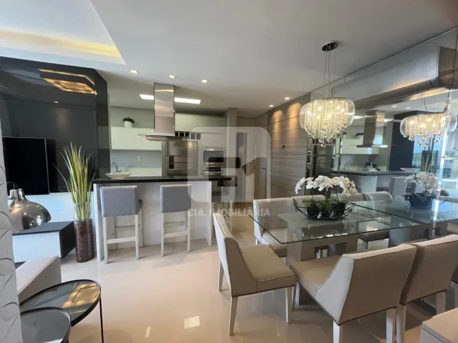 Apartamento de 2 suítes à venda na Beira-Mar