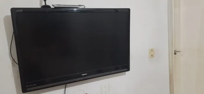 TV 50 polegadas com defeito