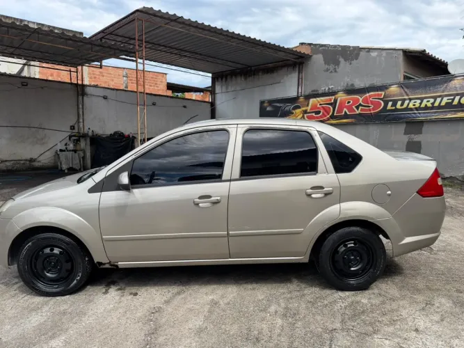 Ford Fiesta Sed. 1.6 8V Flex 4P 2006