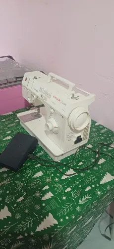 Máquina de custura * quem tiver interesse
