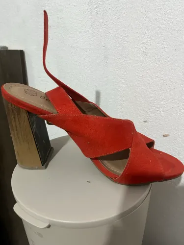 Salto vermelho 