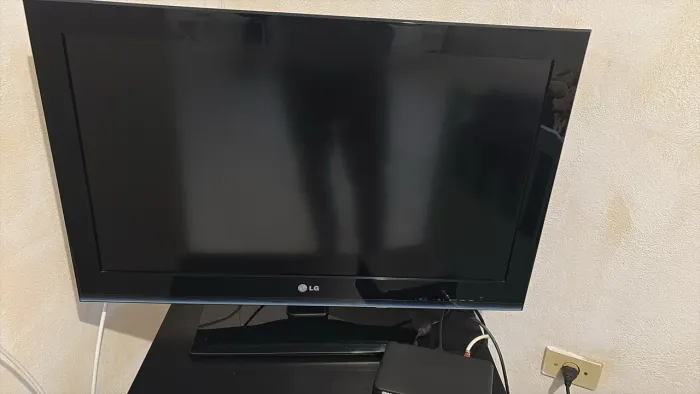 Vendo TVs 32 e 42 polegadas