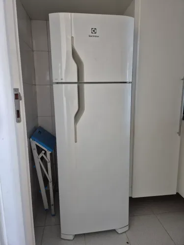 Geladeira 260L