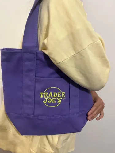 Bolsa Trader Joe's Mini Tote Original Halloween 2026 Roxa- rara! Boston / Importada EUA