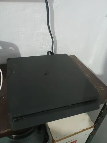 Play 4 Slim 1TB