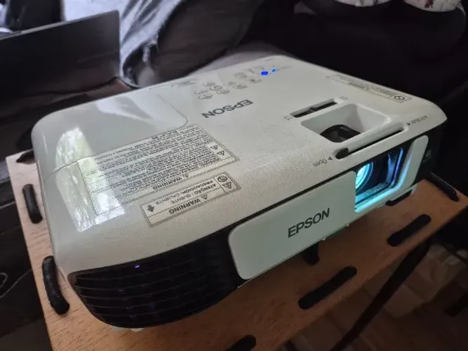 Projetor Epson S41+ Datashow HDMI - Apenas 380 Horas de Uso - Excelente Estado