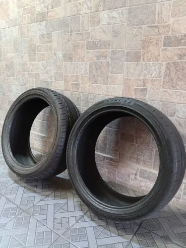 Pneu 245/40 R20 Delinte Semi Novo - Excelente Estado