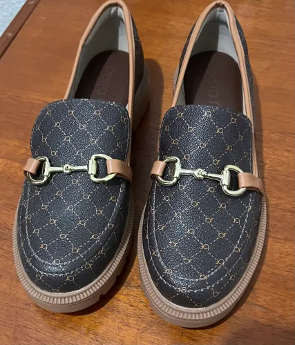 Vendo mocassim feminino Beira rio (nunca usado)
