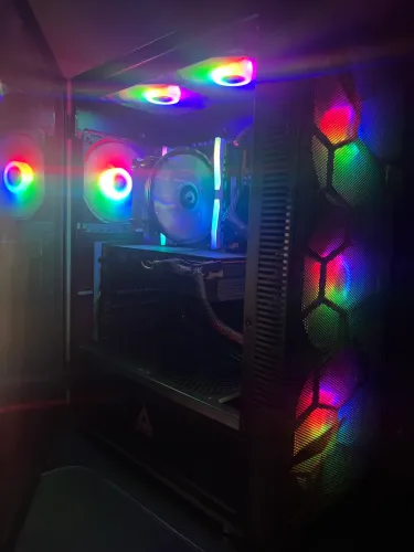 Pc gamer RTX5700xt roda tudo