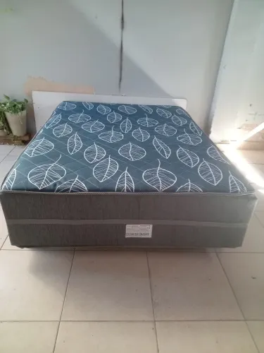 Cama casal BOX acoplada.