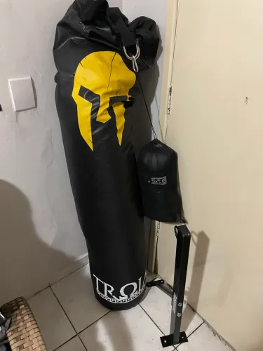 Saco de pancada + Luva + suporte