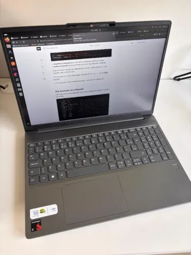 Computador Notebook Lenovo IdeaPad Slim3 Snapdragon X 16GB RAM 512GB SSD 15,3" Windows