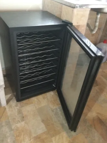 Climatizadora adega de vinhos expositor 