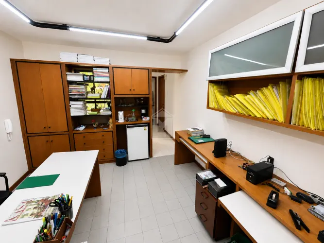 Lívia Machado Imóveis aluga excelente sala comercial em localização estratégica em Vitória