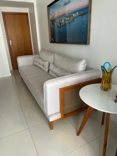 Lindo sofá de linho da loja Smarçaro