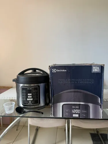 Panela de pressão elétrica