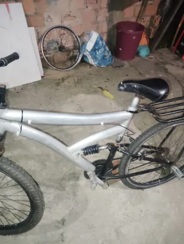 Vendo bicicleta aro 26 toda boa