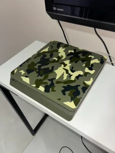 Ps4 slim edição especial Call of Duty camuflado 1TB