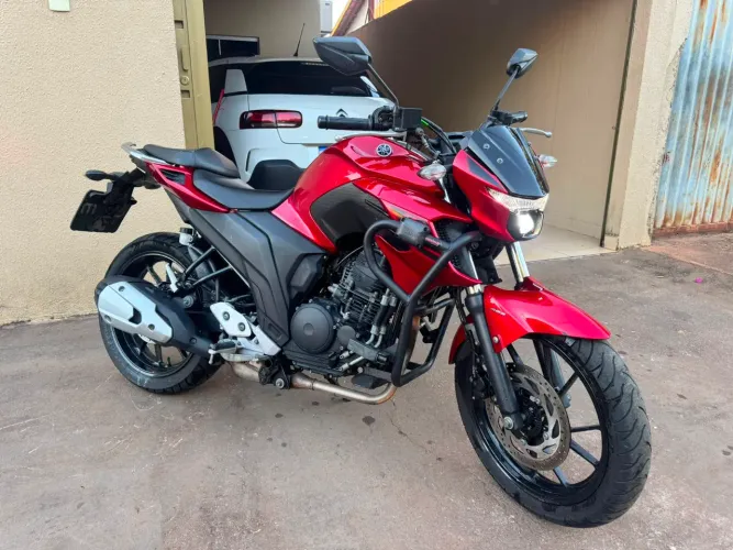 FZ25 2023 moto muito conservada 2° dono