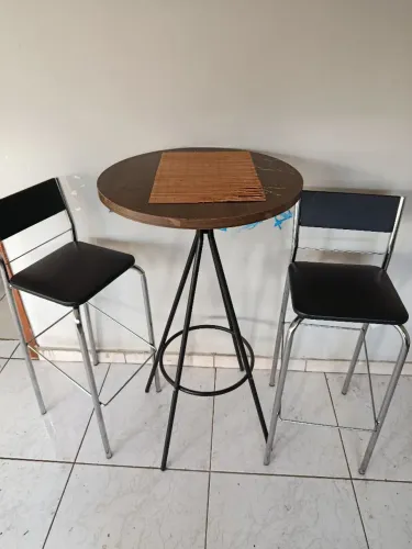 Mesa duas cadeiras para café