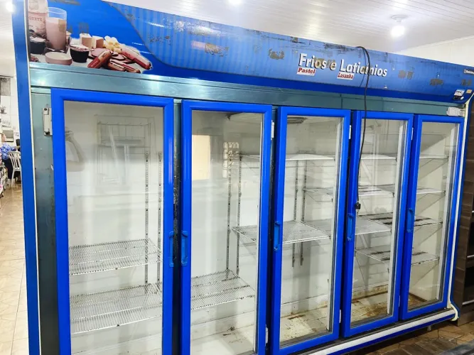 Expositor de frio e laticínios