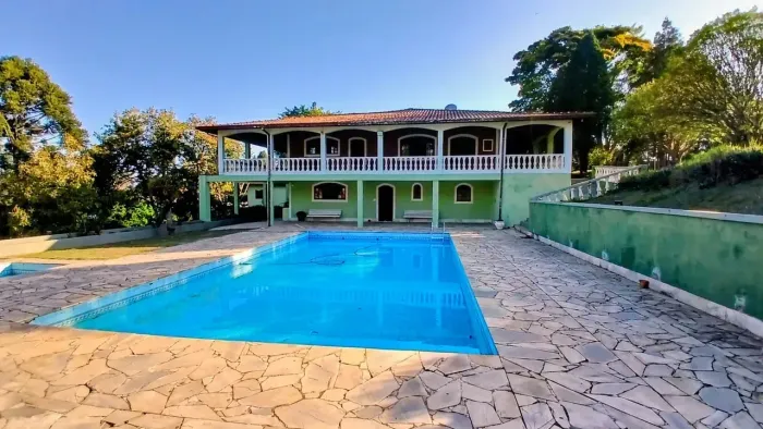 São Roque - Sítio com 38.000m² casa sede ampla, lago, piscina e muito verde!!!.