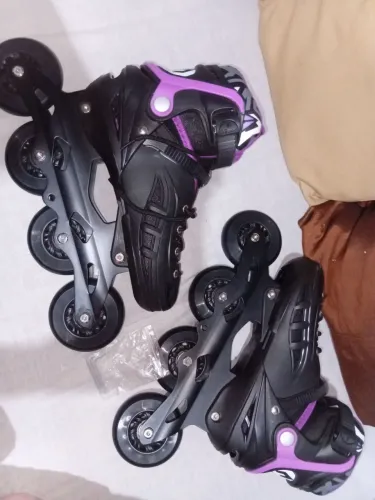 Vendo patins Roller In Line Adulto Abec 9 Ajustável Profissional Rodas 84 mm