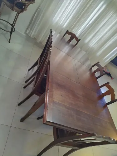 Mesa colonial em madeira maciça