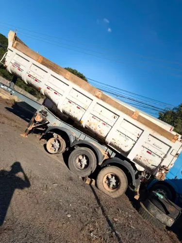 Caçamba basculante 