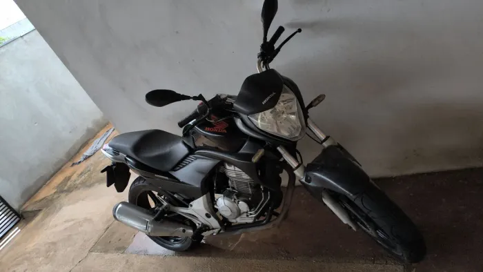 Moto CB300