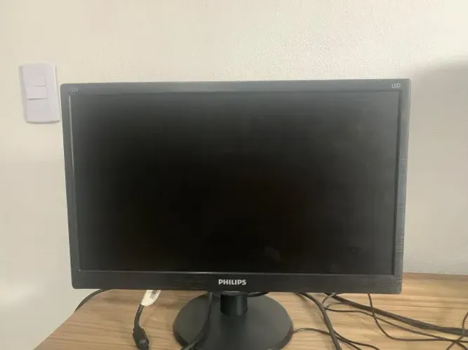 Monitor Philips LED 18,5? HDMI e VGA + Cabo de Vídeo
