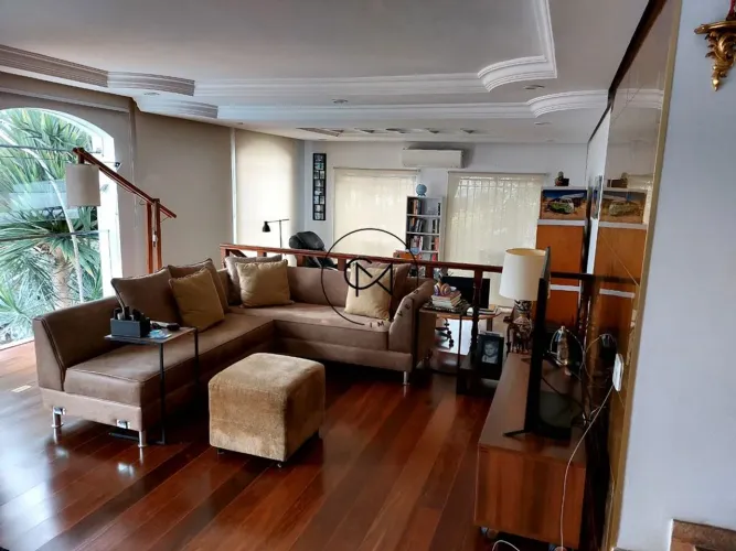 Casa com 4 quartos Alto de Pinheiros Rua tranquila e residencial vende/ aluga!