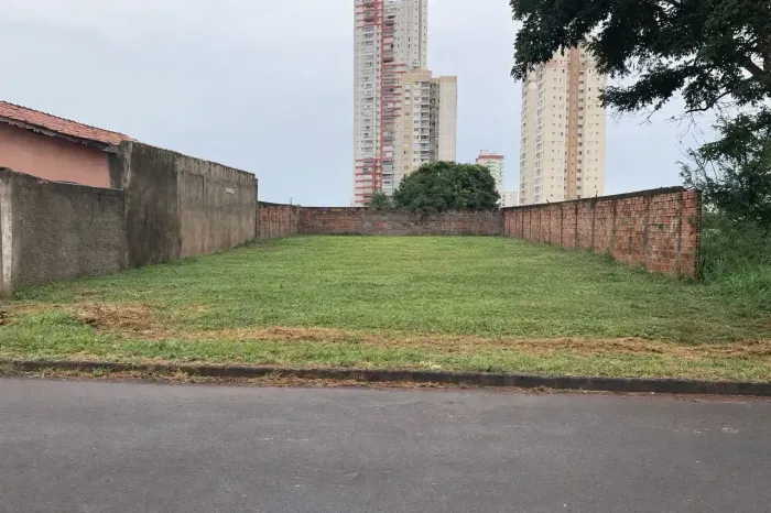 Lote 369,00m² (Asfalto, Agua e Esgoto) Parque Amazonia