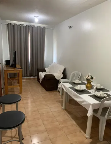 Apartamento mobiliado, bem localizado, tranquilo, familiar. *