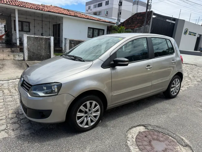Volkswagen Fox 1.0 MI Total Flex 8V 3P 2013