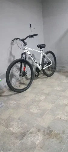 Bicicleta nova aro 29 2 mês que comprei , andei 7 vezes.