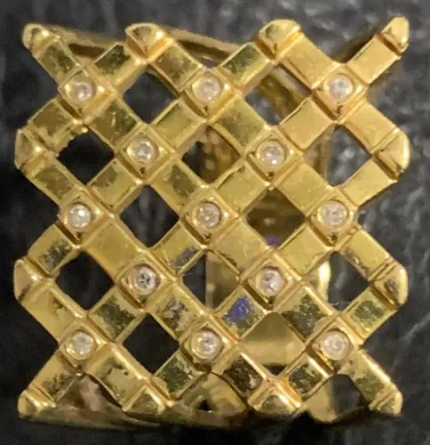 Anel em ouro e diamantes