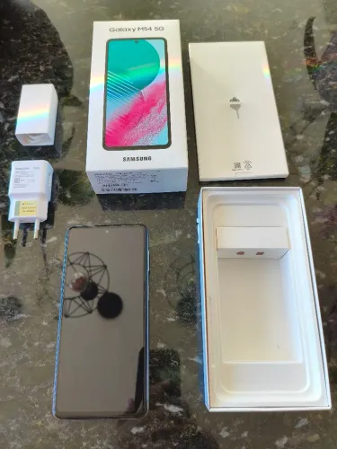 Samsung Galaxy M54 5G 256GB 8GB RAM - Impecável - Completo
