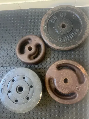 Vendo anilhas 10kg, 5kg, 6kg e 15kg