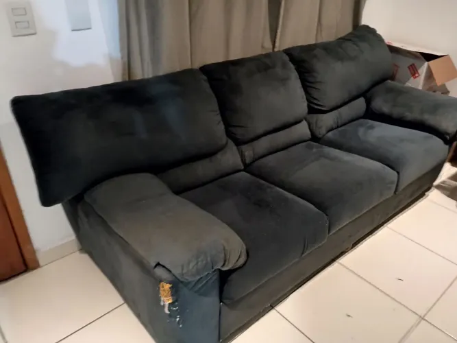 Vendo um sofá