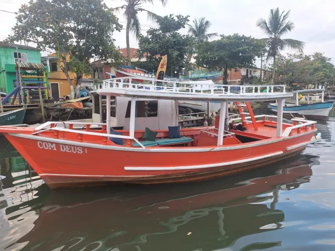 BARCO TODO REFORMADO ? DOCUMENTAÇÃO EM DIA ? PRONTO PARA NAVEGAR E PESCAR