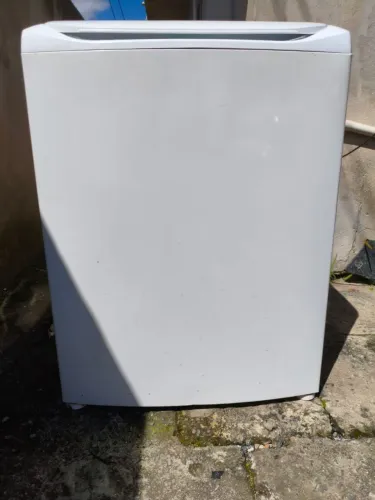 Vendo máquina Eletrolux jet clear 16kg