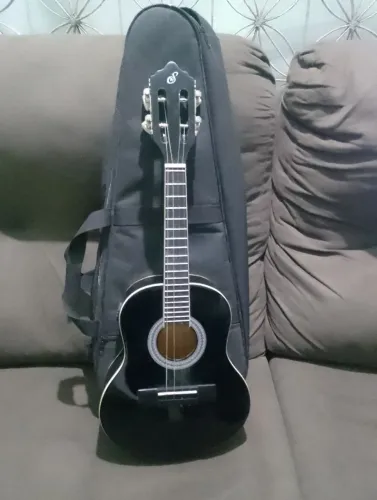 Cavaquinho Semi-Novo em EXCELENTE estado.