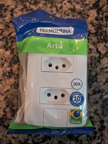 Tomada dupla 20 amperes tramontina