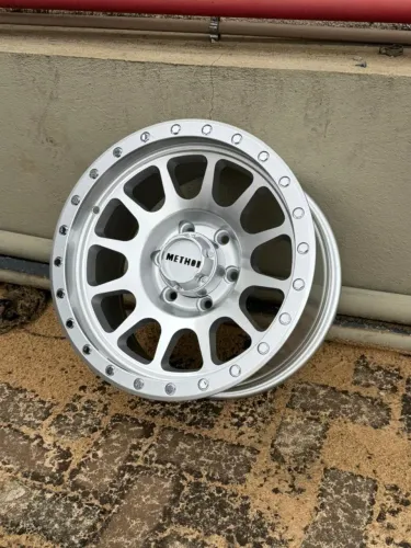 Rodas Off Road Aro 17 Camionetas 6x139 Method