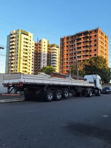 Vendo conjunto, iveco 2005 e carreta guerra 1986.