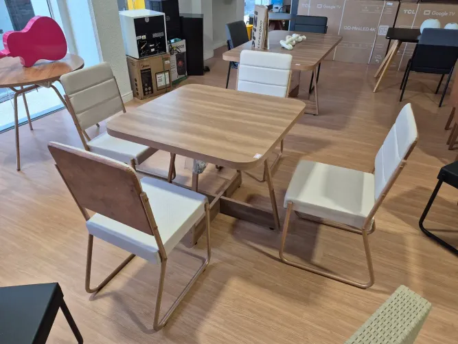 Mesa 4 cadeiras carraro