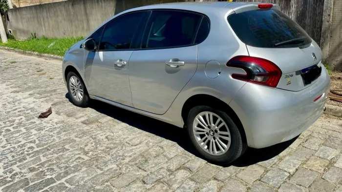Peugeot 208 Active 1.2 Flex 12V 5P Mec. 2020