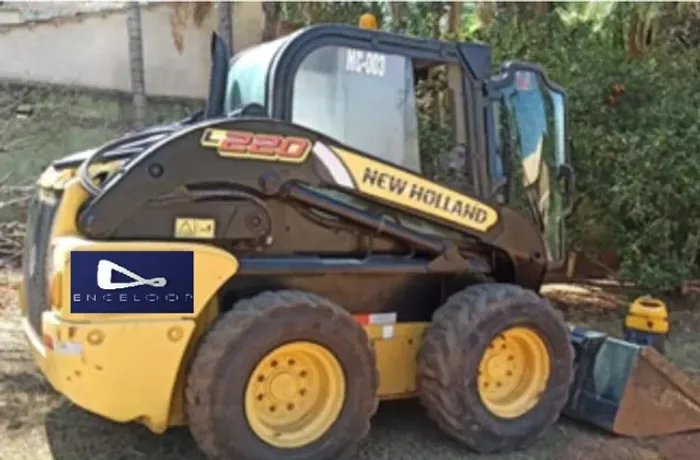 vende-se Mini carregadeira 2013