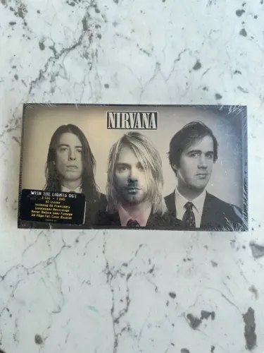 Box Nirvana - With the lights out (edição limitada especial)